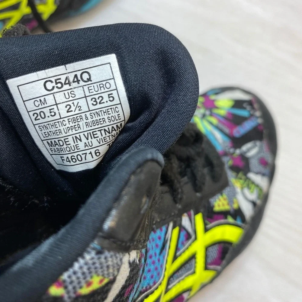 Asics Kids Size 2.5 Snapdown Wrestling Shoes Comic Pop Art Print C544Q